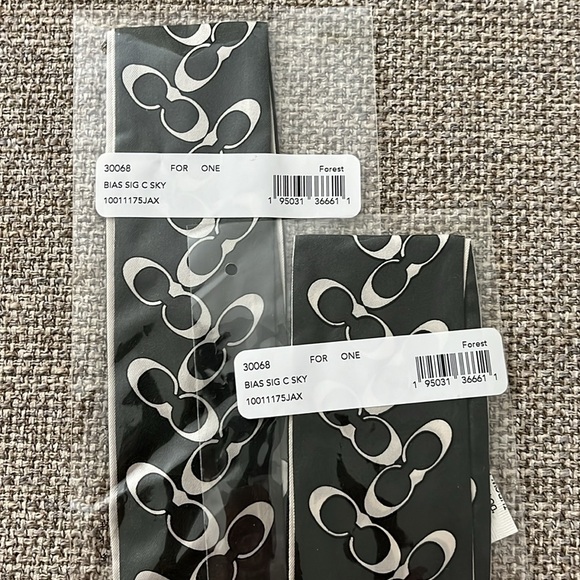 Coach Signature Skinny Scarf - Picture 2 of 7